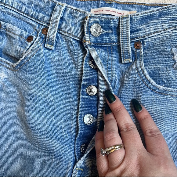 Levi’s premium denim ribcage straight ankle jean - Picture 5 of 12